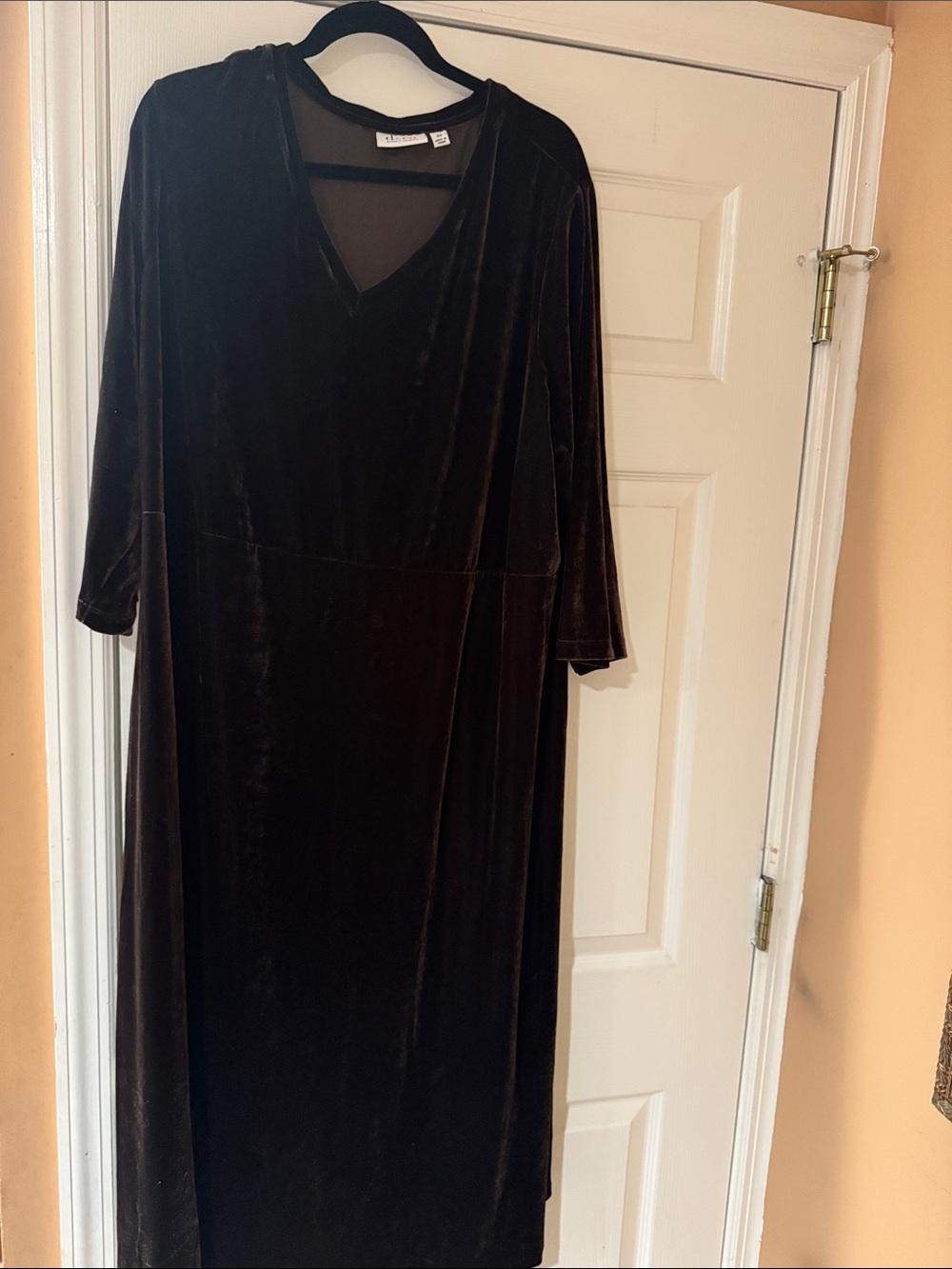 Classic Black Velvet V-Neck Long Sleeve Dress